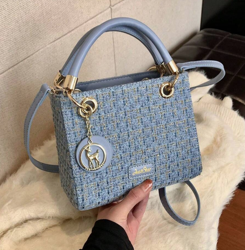 Shoulder Bag With Delicate Details