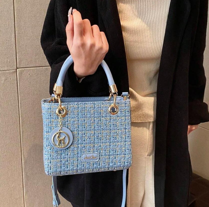 Shoulder Bag With Delicate Details