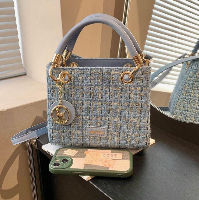 Shoulder Bag With Delicate Details